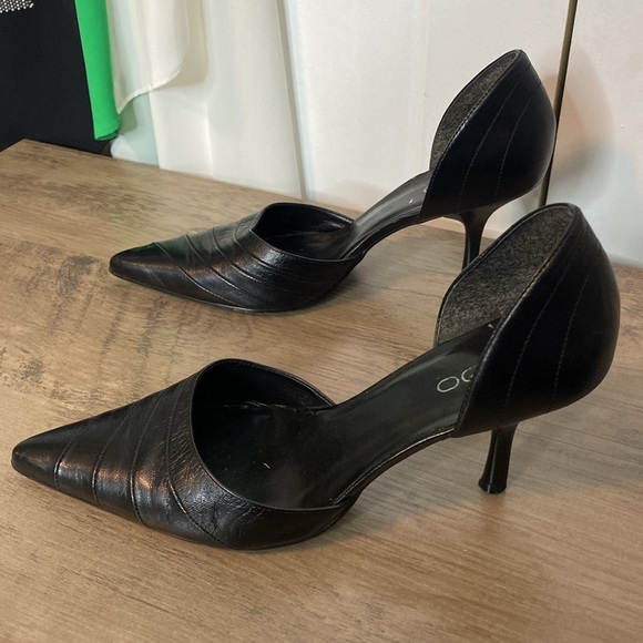 Aldo | Sleek Black Pointed Leather Heels - US 8 / EU39 - Picture 3 of 5
